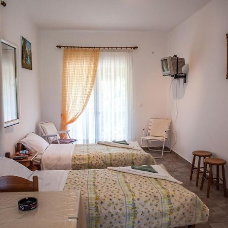 Thimios Rooms Keramiai Bagian luar foto