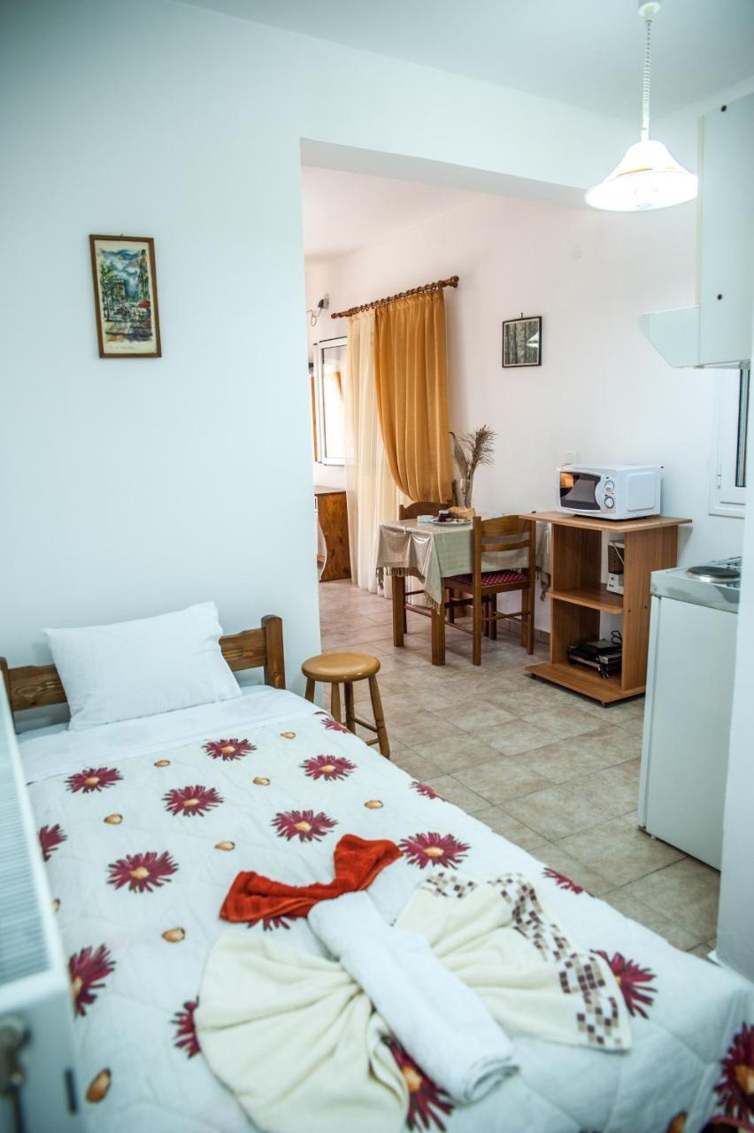 Thimios Rooms Keramiai Bagian luar foto