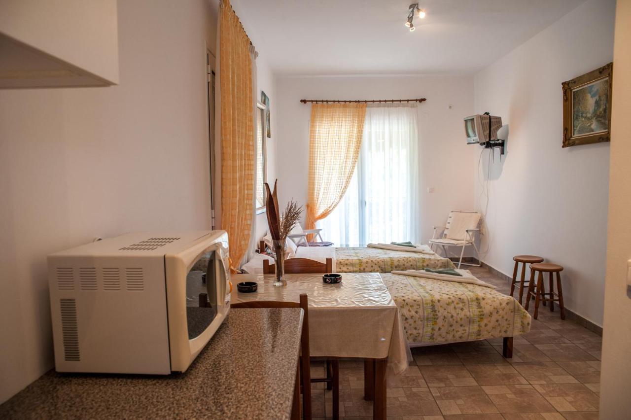 Thimios Rooms Keramiai Bagian luar foto